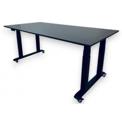 Table assis debout...